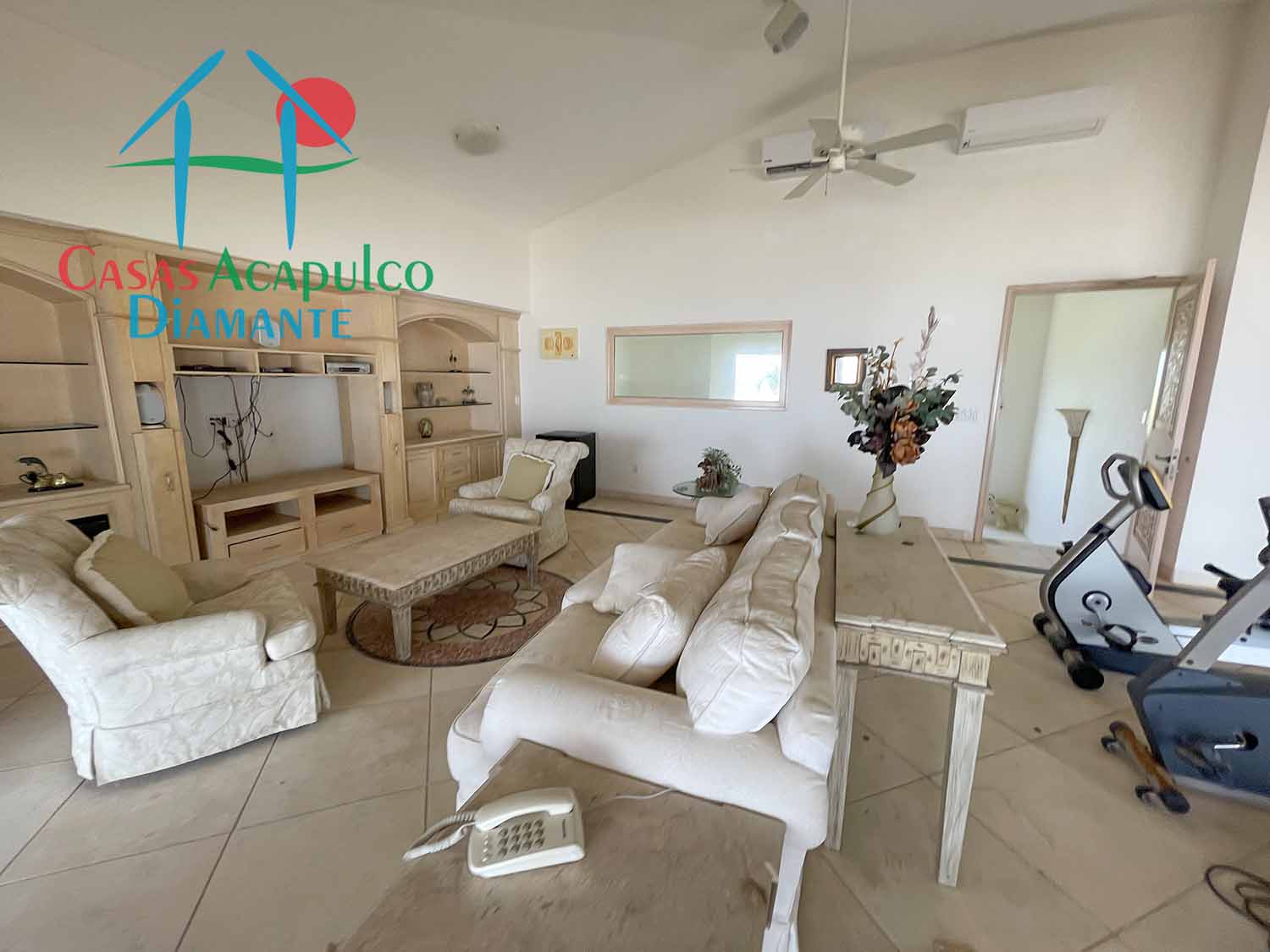 Tres Vidas Villa Universal - Sala familiar 5